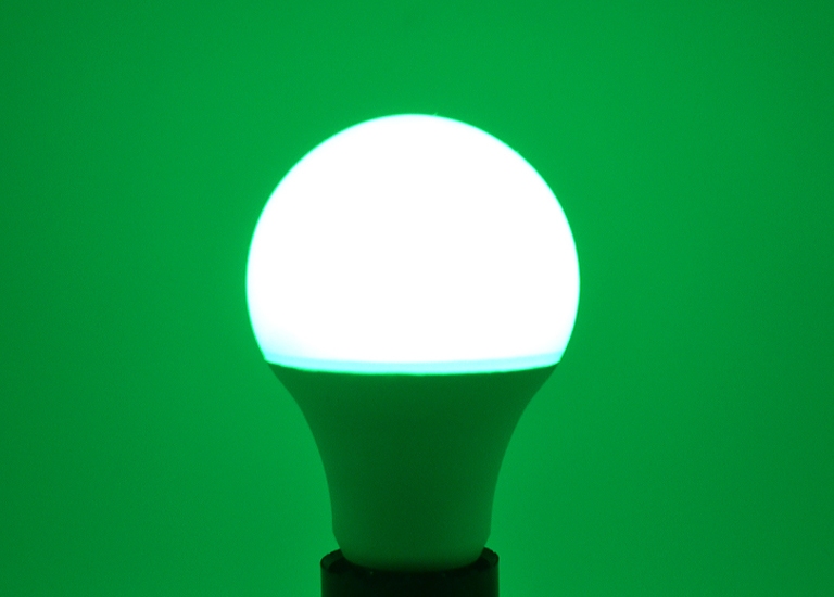 Светодиодная лампа RGBW E27 с пультом - 4